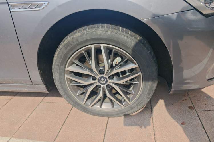 Used BYD Qin PLUS 2021 DM-i 120KM Prestige Model Right Front Wheel Hub