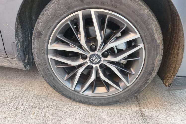Used BYD Qin PLUS 2021 DM-i 55KM Flagship Model Right Front Wheel Hub
