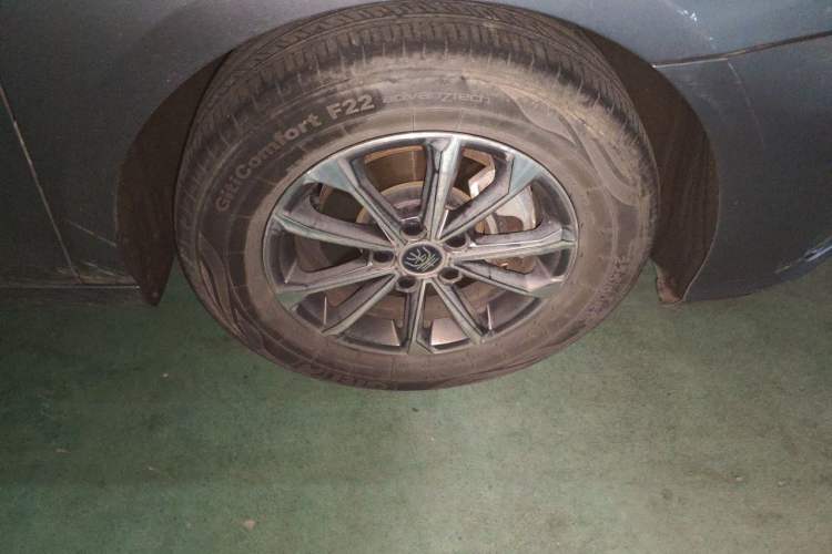 Used BYD Qin PLUS 2021 DM-i 55KM Prestige Model Right Front Wheel Hub