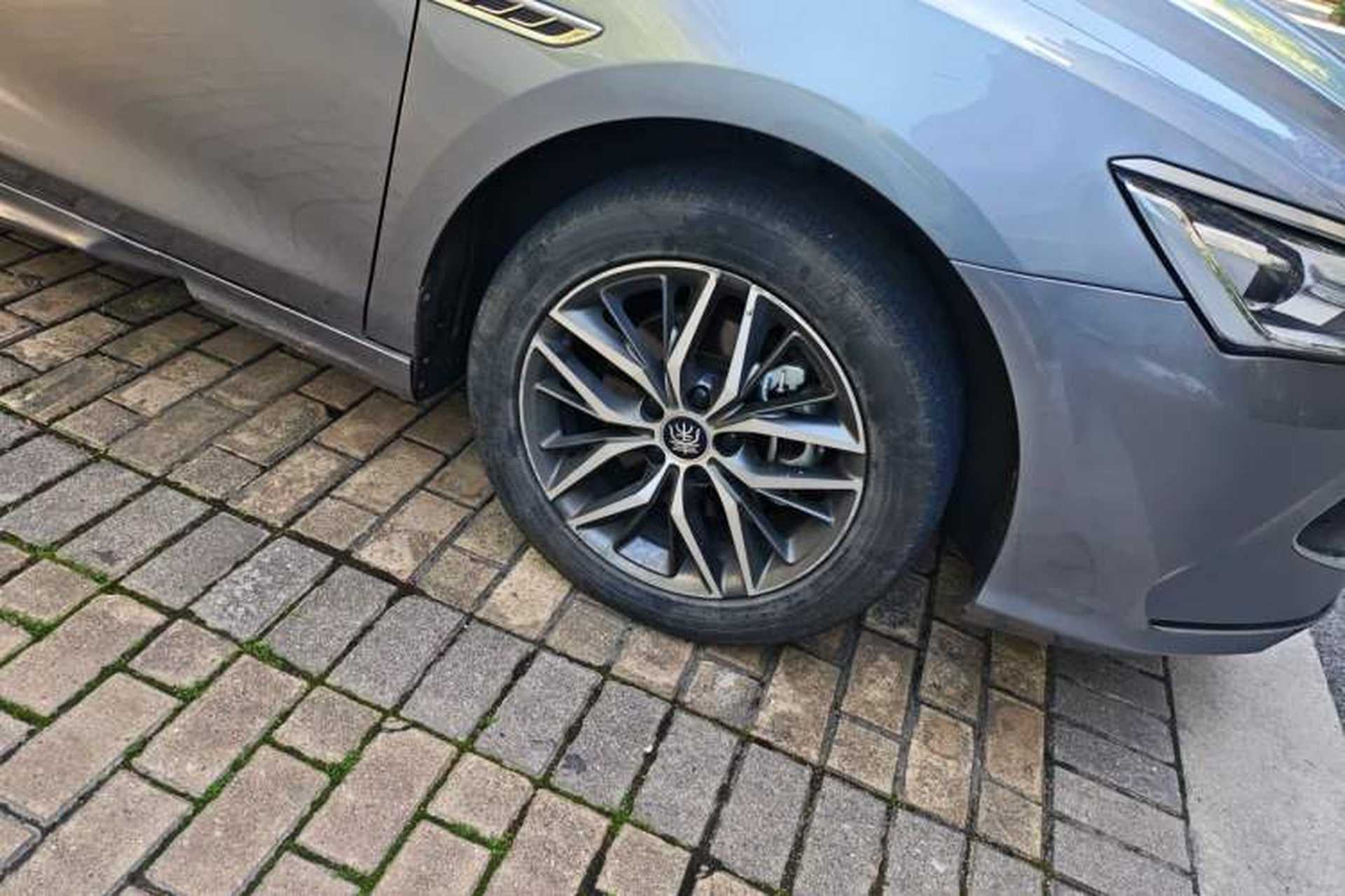 Used BYD Qin PLUS 2021 DM-i 120KM Prestige Model Right Front Wheel Hub