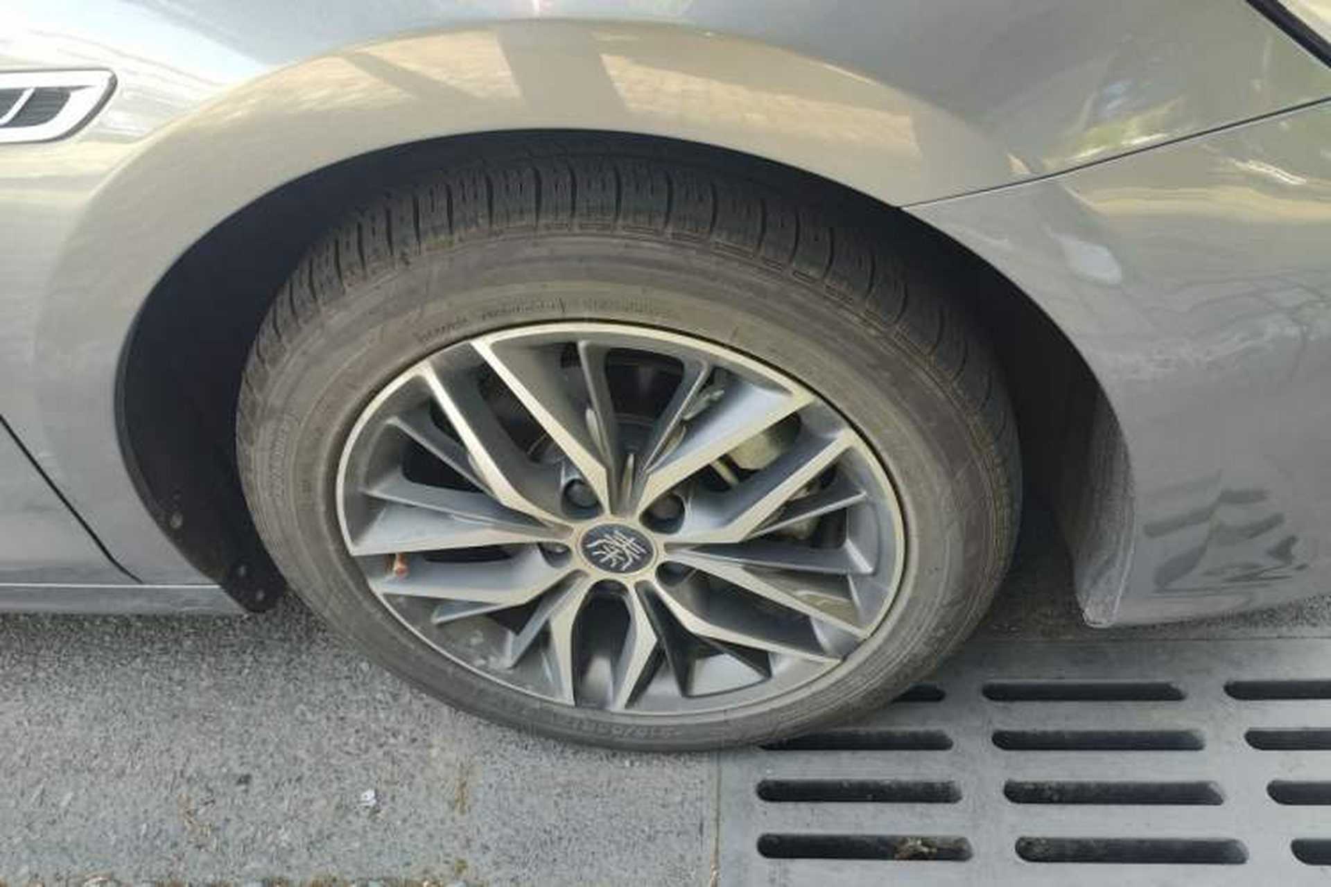 Used BYD Qin PLUS 2021 DM-i 55KM Flagship Model Right Front Wheel Hub