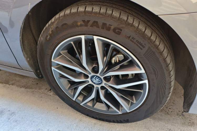 Used BYD Qin PLUS 2021 DM-i 120KM Flagship Model Right Front Wheel Hub