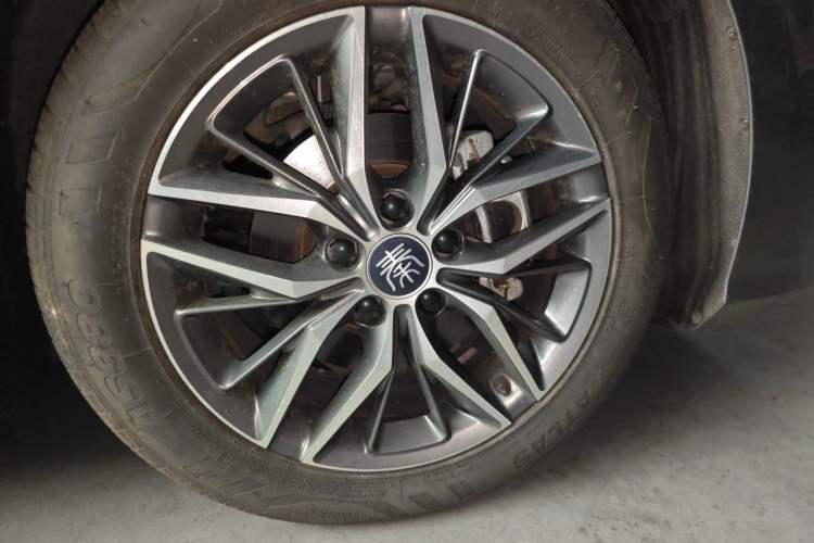 Used BYD Qin PLUS 2021 DM-i 55KM Flagship Model Right Front Wheel Hub