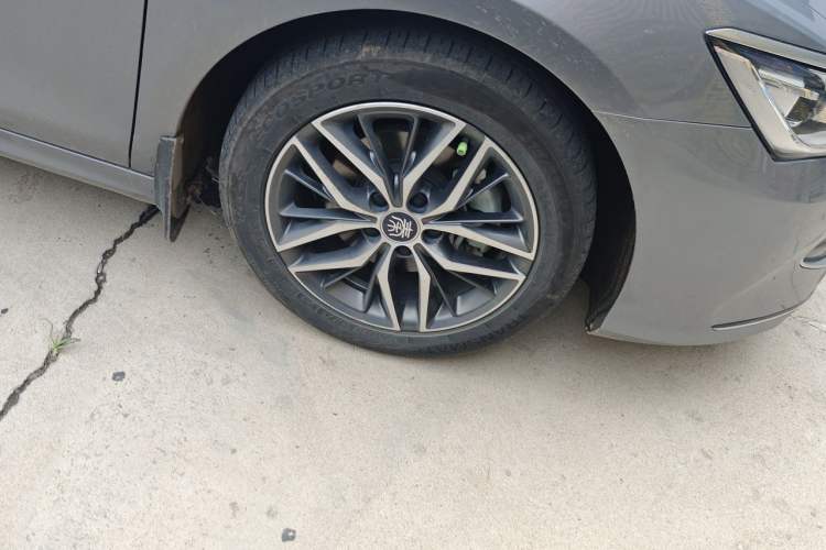 Used BYD Qin PLUS 2021 DM-i 55KM Flagship Model Right Front Wheel Hub