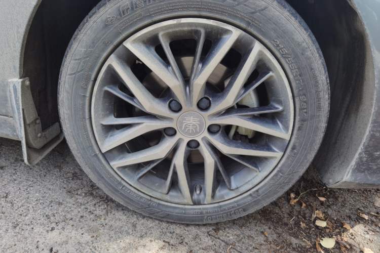 Used BYD Qin PLUS 2021 DM-i 55KM Flagship Model Right Front Wheel Hub