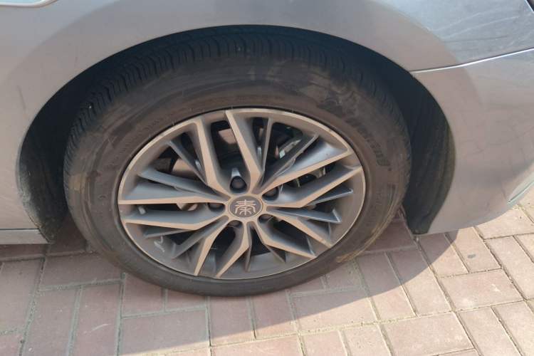 Used BYD Qin PLUS 2021 DM-i 55KM Flagship Model Right Front Wheel Hub