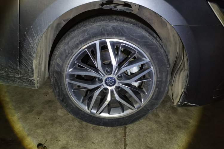 Used BYD Qin PLUS 2021 DM-i 120KM Flagship Model Right Front Wheel Hub
