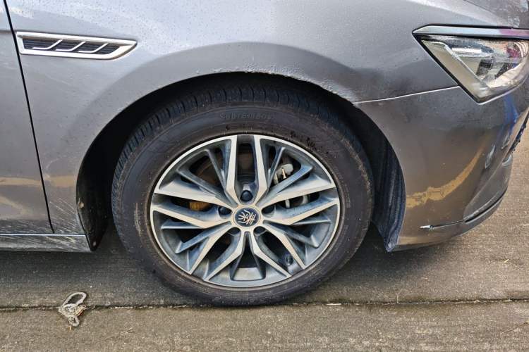 Used BYD Qin PLUS 2021 DM-i 55KM Flagship Model Right Front Wheel Hub