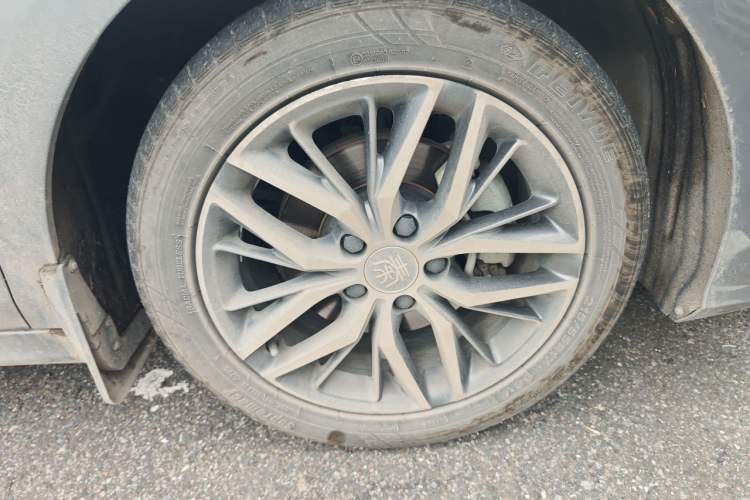 Used BYD Qin PLUS 2021 DM-i 55KM Flagship Model Right Front Wheel Hub