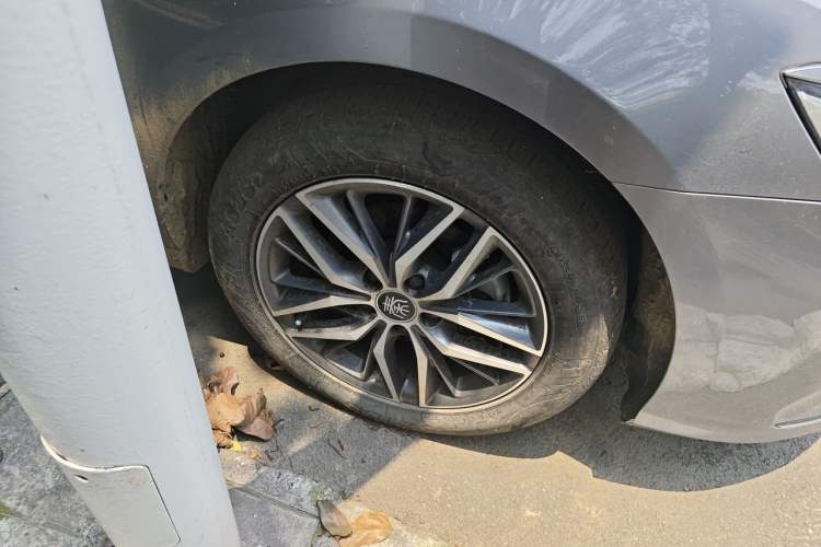 Used BYD Qin PLUS 2021 DM-i 120KM Flagship Model Right Front Wheel Hub
