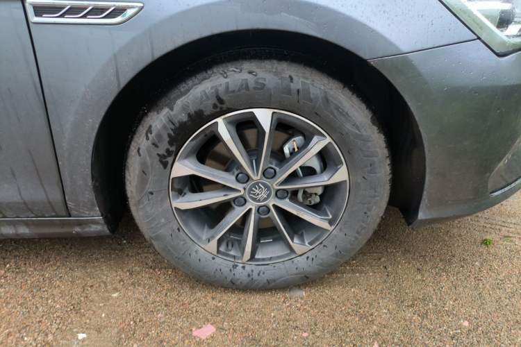 Used BYD Qin PLUS 2021 DM-i 55KM Prestige Model Right Front Wheel Hub