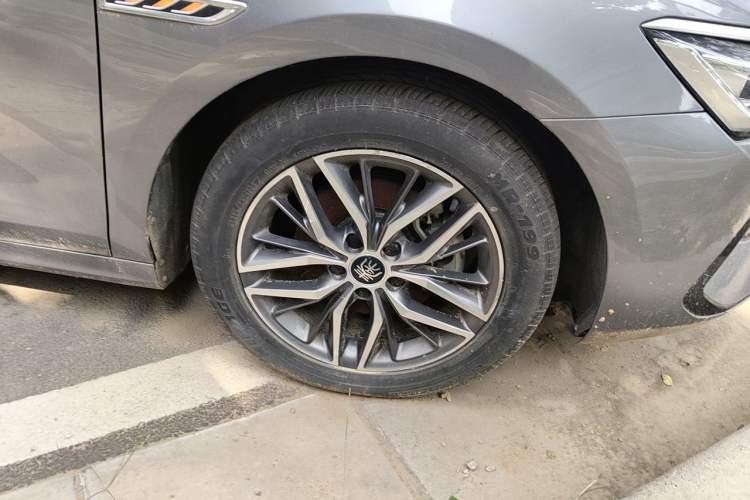 Used BYD Qin PLUS 2021 EV 500KM Luxury Model Right Front Wheel Hub