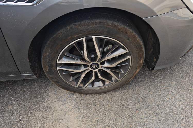 Used BYD Qin PLUS 2021 DM-i 120KM Prestige Model Right Front Wheel Hub