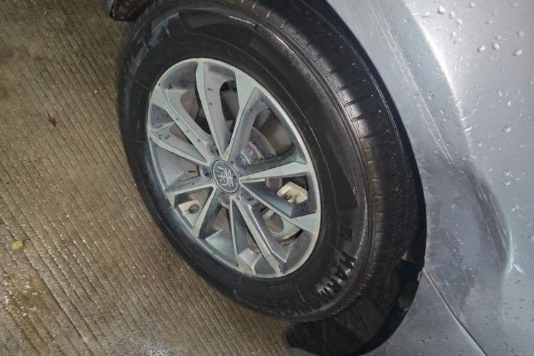 Used BYD Qin PLUS 2021 DM-i 55KM Prestige Model Right Front Wheel Hub