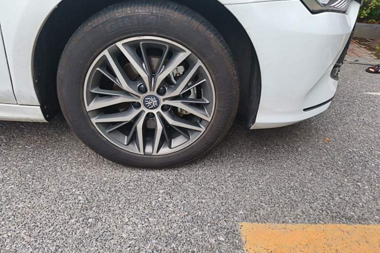 Used BYD Qin PLUS 2021 DM-i 120KM Prestige Model Right Front Wheel Hub