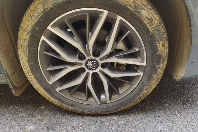 Used BYD Qin PLUS 2021 DM-i 120KM Prestige Model Right Front Wheel Hub