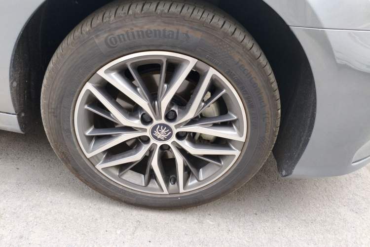 Used BYD Qin PLUS 2021 DM-i 120KM Prestige Model Right Front Wheel Hub