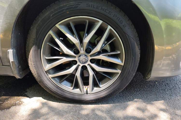 Used BYD Qin PLUS 2021 DM-i 55KM Flagship Model Right Front Wheel Hub