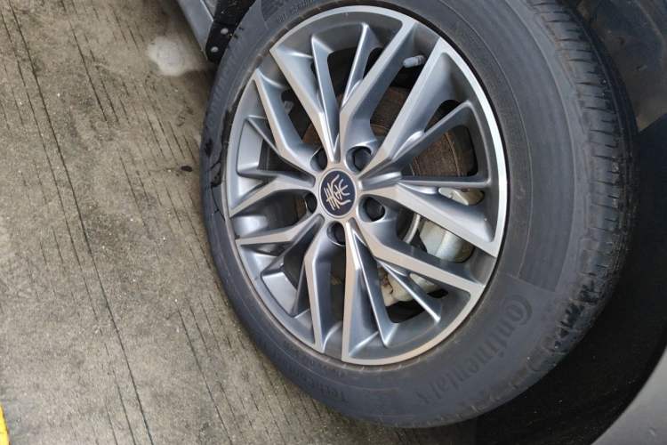 Used BYD Qin PLUS 2021 EV 500KM Luxury Model Right Front Wheel Hub
