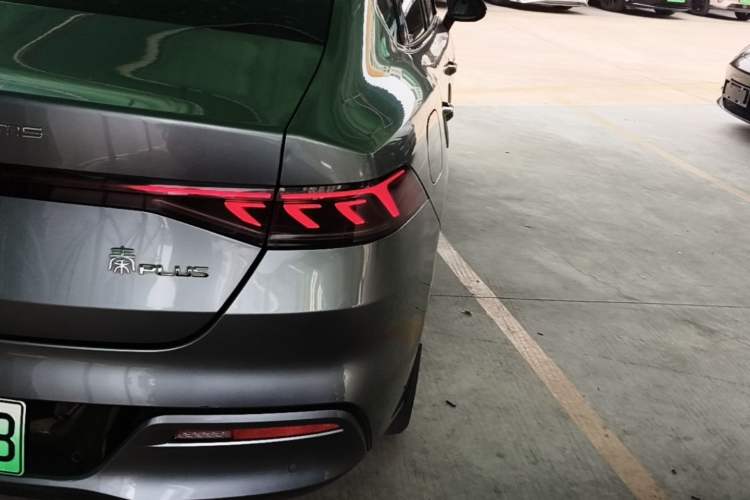Used BYD Qin PLUS 2021 EV 500KM Luxury Model Right Rear Taillight