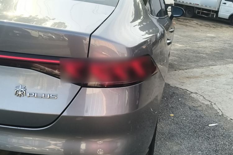 Used BYD Qin PLUS 2021 EV 400KM Leading Comfort Edition Right Rear Taillight