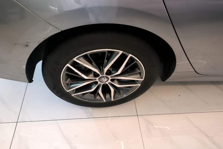 Used BYD Qin PLUS 2021 DM-i 55KM Flagship Model Right Rear Wheel Hub