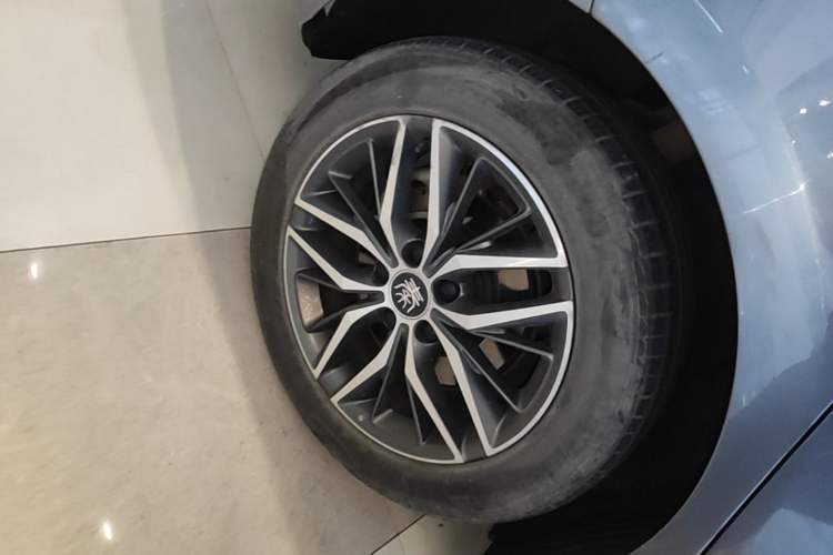 Used BYD Qin PLUS 2021 DM-i 55KM Flagship Model Right Rear Wheel Hub