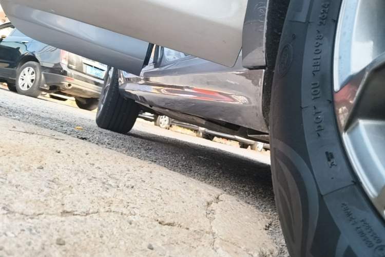 Used BYD Qin PLUS 2021 EV 400KM Leading Comfort Edition Right Side Sill