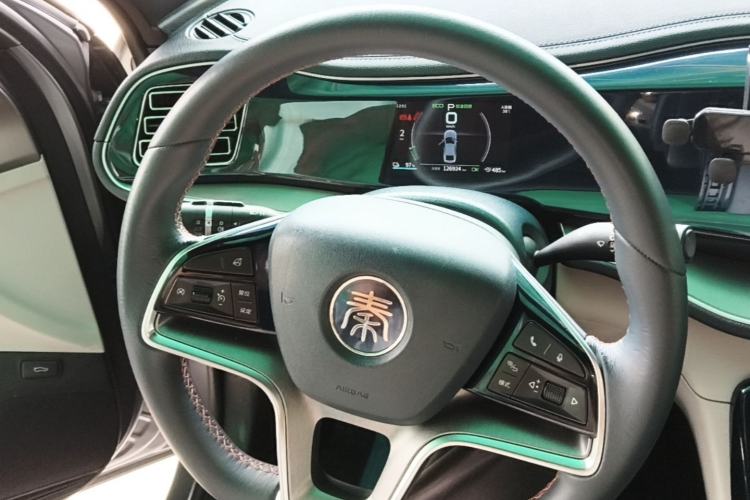 Used BYD Qin PLUS 2021 EV 500KM Luxury Model Steering Wheel