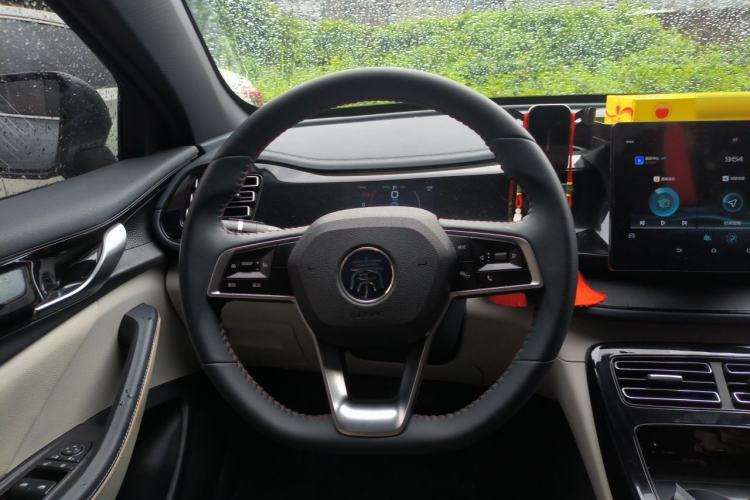 Used BYD Qin PLUS 2021 DM-i 55KM Prestige Model Steering Wheel
