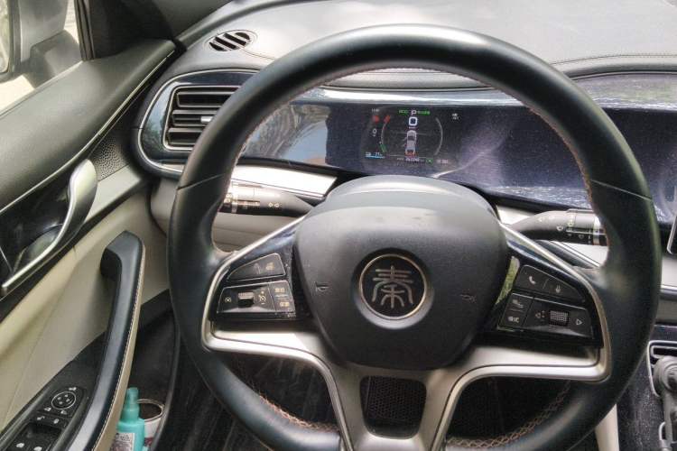 Used BYD Qin PLUS 2021 EV 500KM Luxury Model Steering Wheel