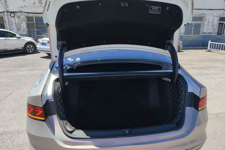 Used BYD Qin PLUS 2021 EV 400KM Luxury Model Trunk