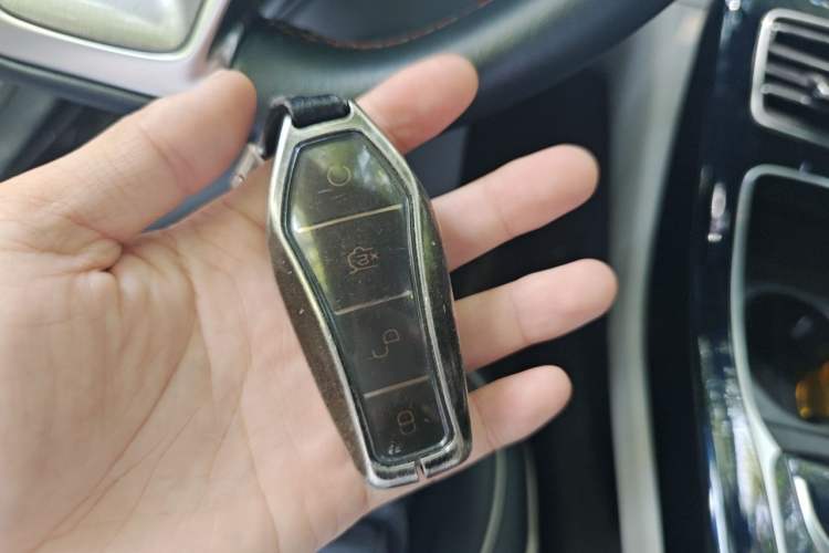 Used BYD Qin PLUS 2021 EV 500KM Luxury Model Vehicle Key
