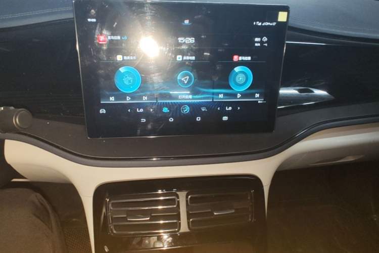 Used BYD Qin PLUS 2021 DM-i 55KM Prestige Model Audio And AC Panel