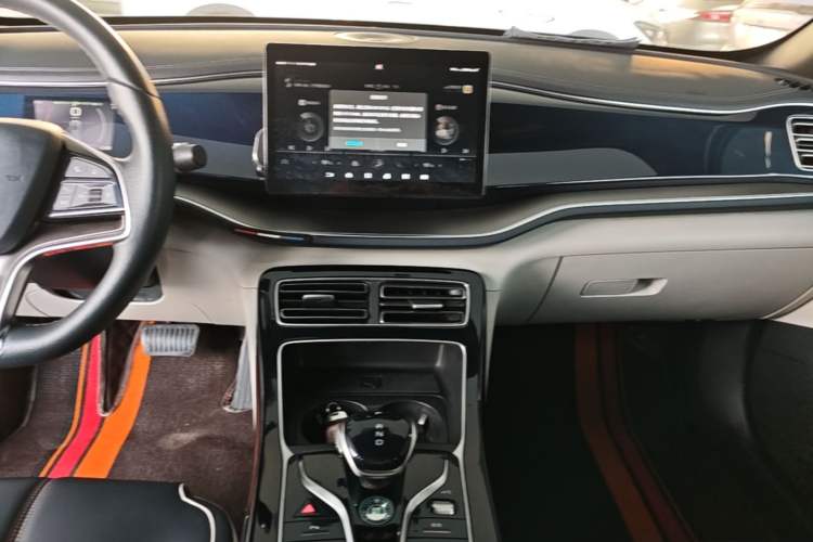 Used BYD Qin PLUS 2021 EV 500KM Luxury Model Audio And AC Panel