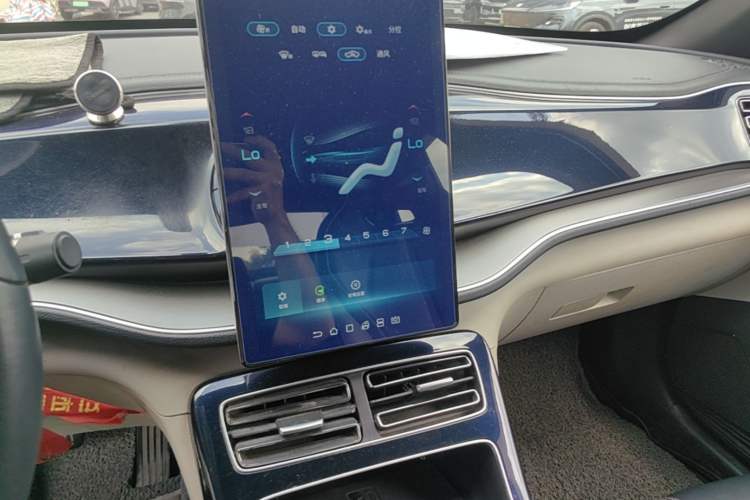 Used BYD Qin PLUS 2021 EV 500KM Premium Model Audio And AC Panel