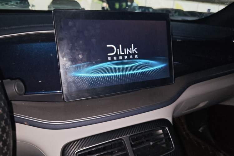Used BYD Qin PLUS 2021 DM-i 55KM Flagship Model Audio And AC Panel