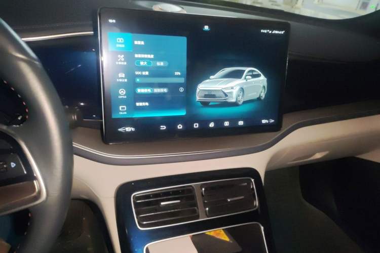 Used BYD Qin PLUS 2021 DM-i 120KM Flagship Model Audio And AC Panel