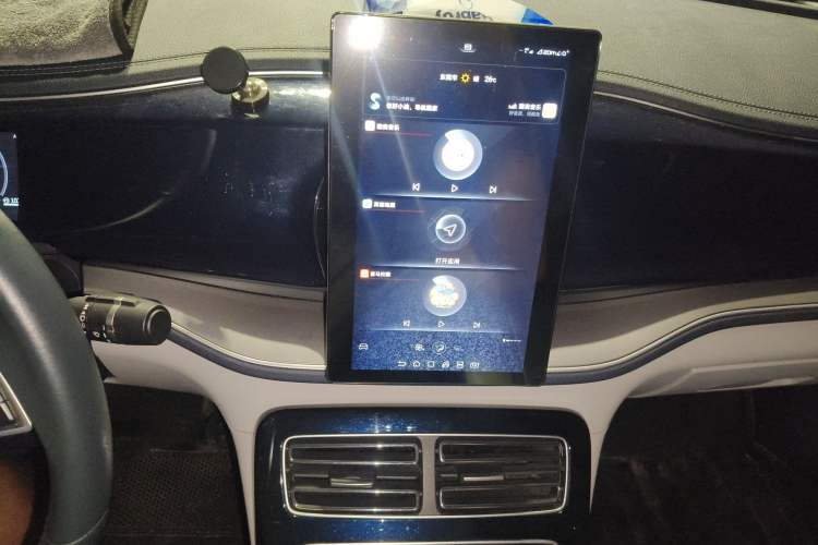 Used BYD Qin PLUS 2021 DM-i 55KM Flagship Model Audio And AC Panel