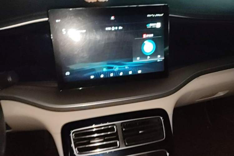 Used BYD Qin PLUS 2021 DM-i 120KM Prestige Model Audio And AC Panel