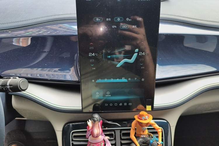 Used BYD Qin PLUS 2021 DM-i 55KM Flagship Model Audio And AC Panel
