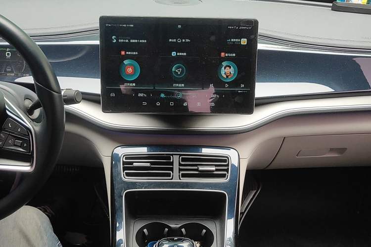 Used BYD Qin PLUS 2021 EV 600KM Flagship Model Audio And AC Panel