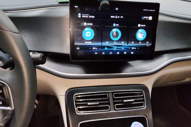 Used BYD Qin PLUS 2021 DM-i 55KM Flagship Model Audio And AC Panel