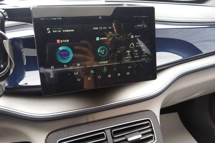 Used BYD Qin PLUS 2021 EV 500KM Luxury Model Audio And AC Panel