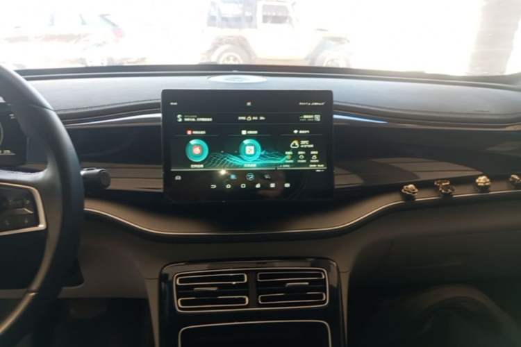 Used BYD Qin PLUS 2021 DM-i 55KM Flagship Model Audio And AC Panel