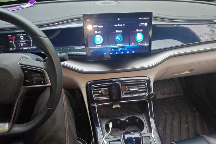 Used BYD Qin PLUS 2021 DM-i 55KM Flagship Model Audio And AC Panel