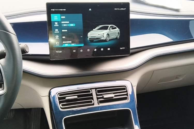 Used BYD Qin PLUS 2021 EV 400KM Luxury Model Audio And AC Panel