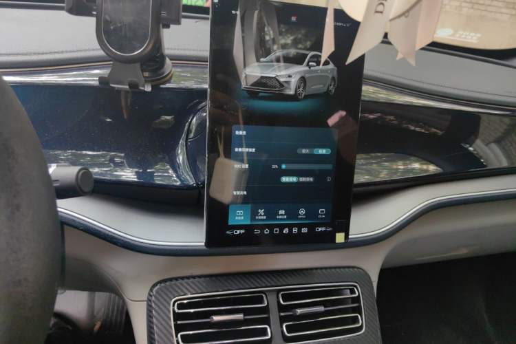 Used BYD Qin PLUS 2021 DM-i 55KM Flagship Model Audio And AC Panel