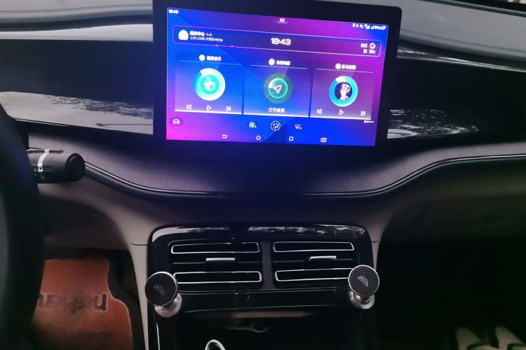 Used BYD Qin PLUS 2021 DM-i 55KM Prestige Model Audio And AC Panel