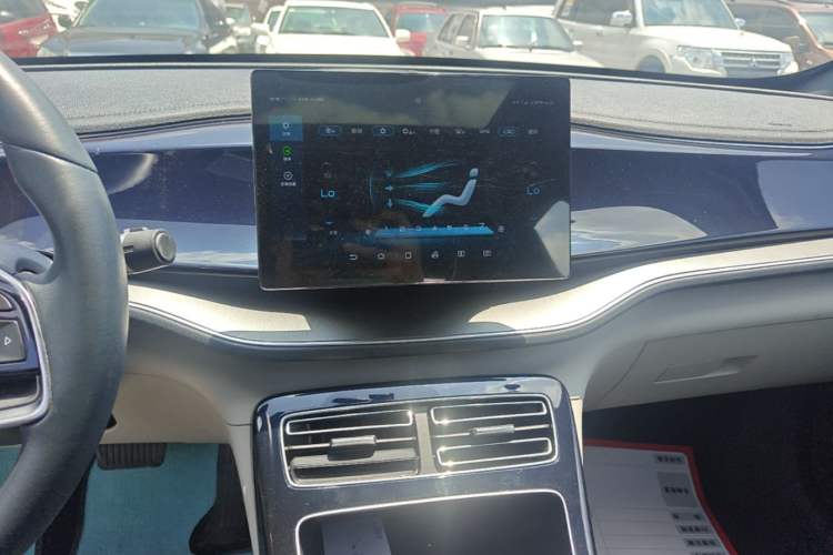 Used BYD Qin PLUS 2021 EV 400KM Luxury Model Audio And AC Panel